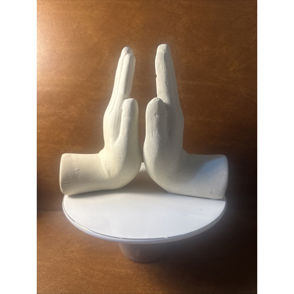 PAIR OF 2 BOOKENDS HANDS Almond Chaulk Painted RESIN  7"X3.5" b